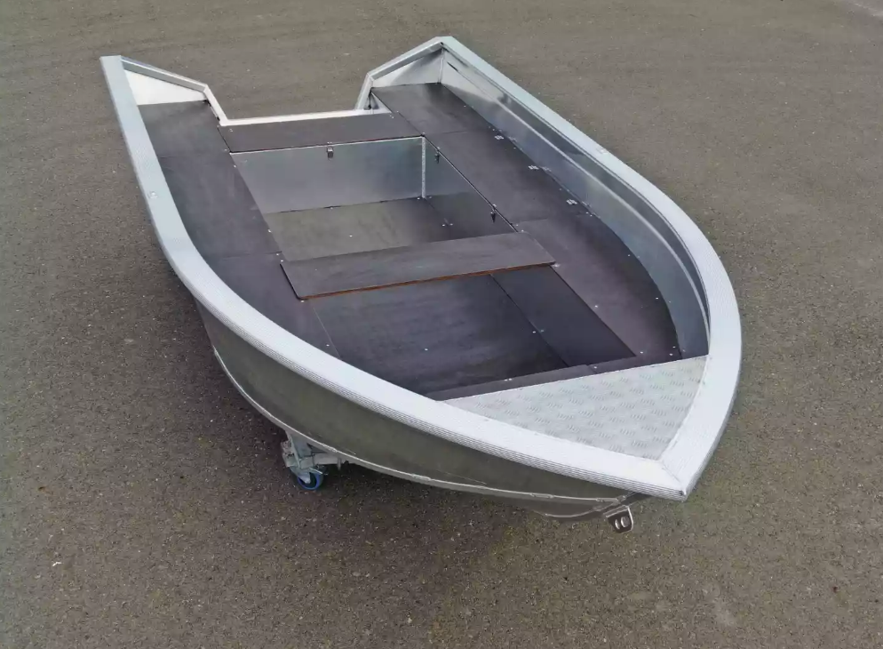 Алюминиевая лодка  Неман-420 в Сыктывкаре