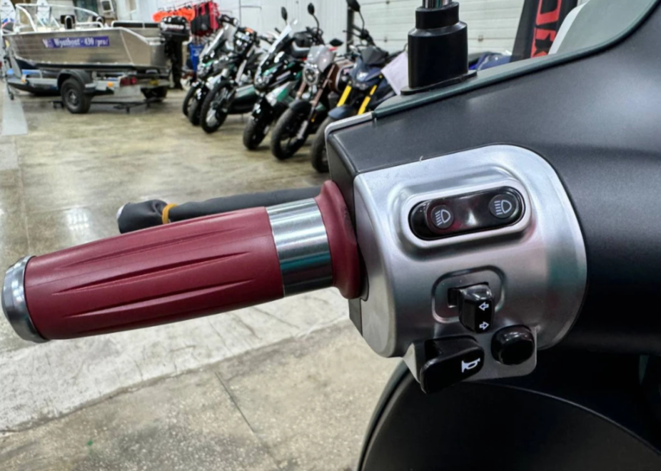 Скутер PROMAX Miami 240 (49) в Сыктывкаре