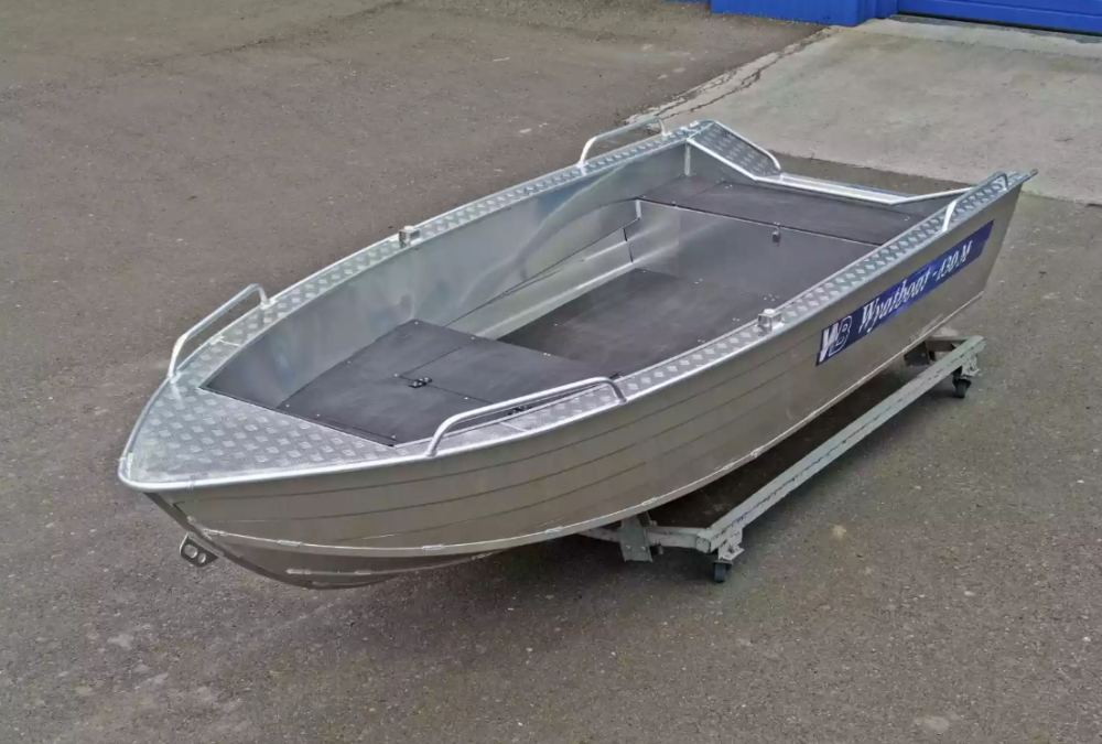 Алюминиевая лодка  Wyatboat-430М FISH в Сыктывкаре