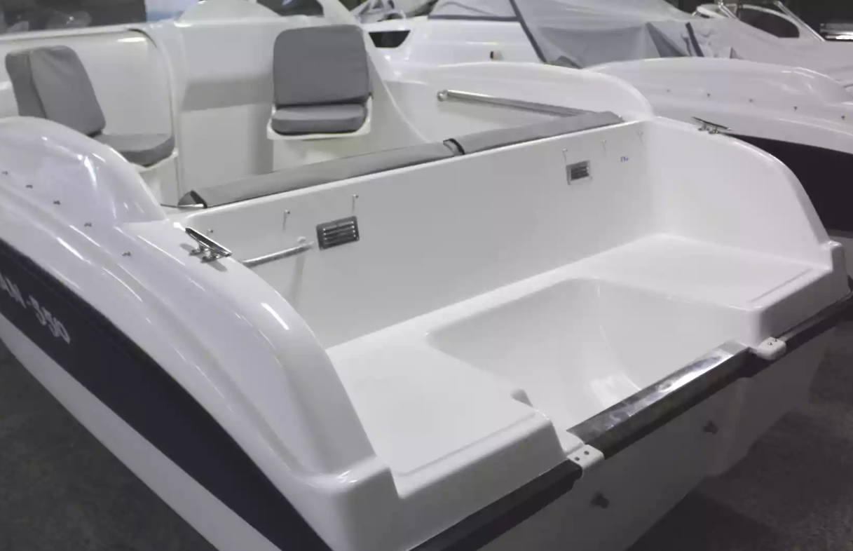 Стеклопластиковый катер Neman-550 с каютой в Сыктывкаре