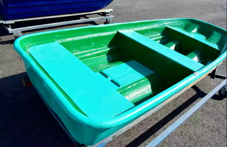 Стеклопластиковая лодка Старт (тримаран) в Сыктывкаре