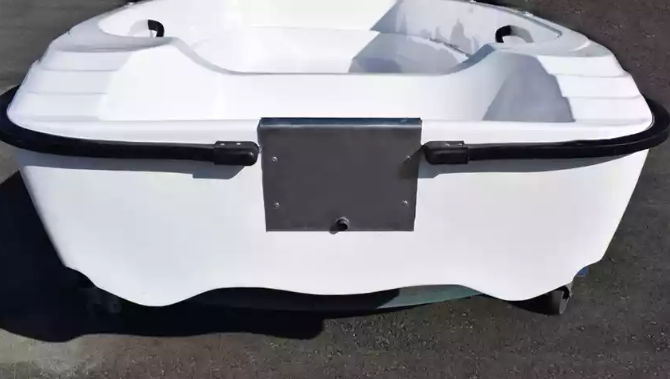 Стеклопластиковая лодка Пингвин (тримаран) в Сыктывкаре