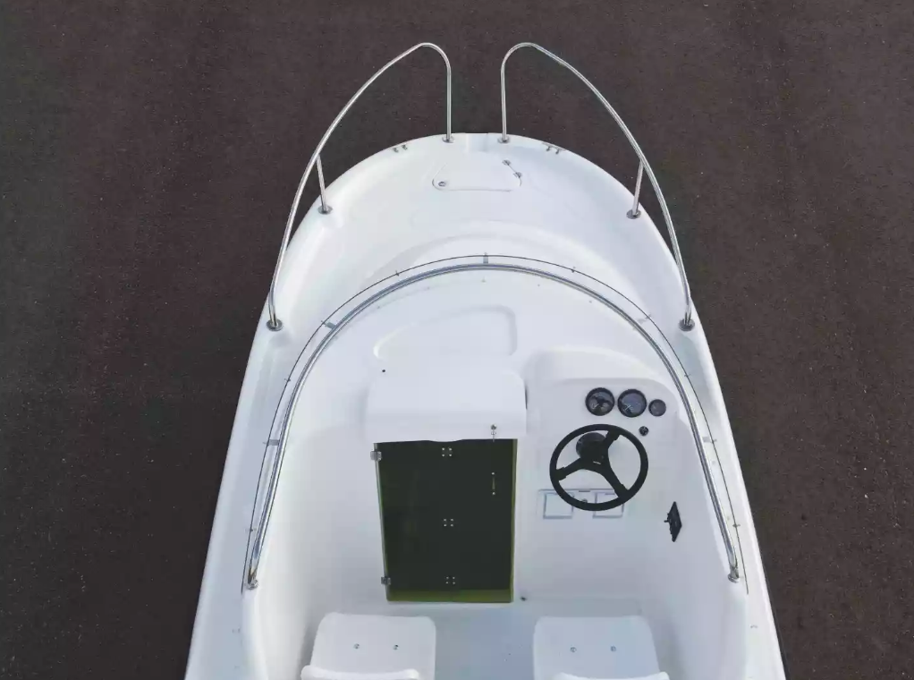 Комбинированный катер Neman-530 с каютой в Сыктывкаре