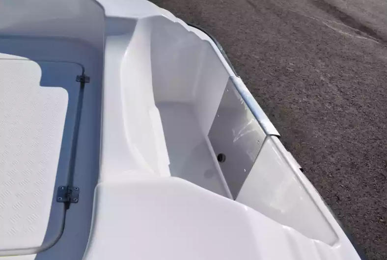 Стеклопластиковая лодка Пингвин (тримаран) в Сыктывкаре