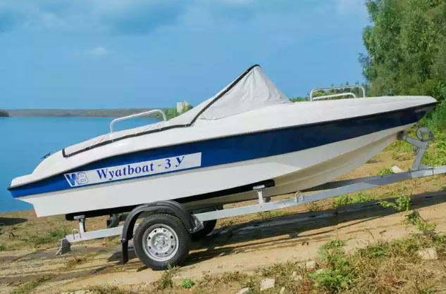 Стеклопластиковый катер Wyatboat-3 У в Сыктывкаре