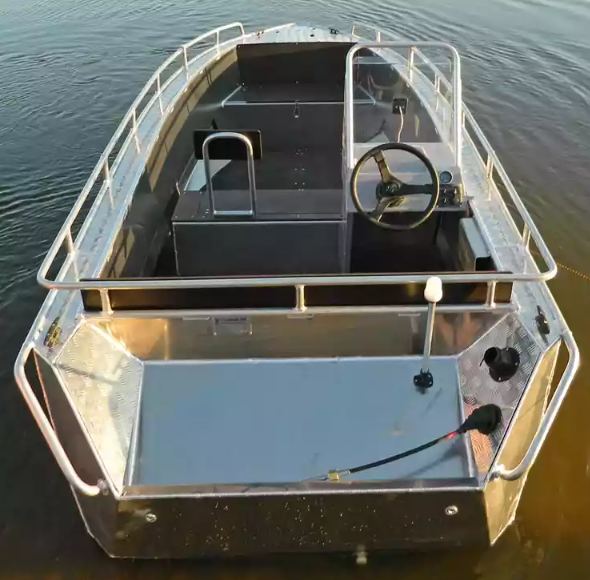 Алюминиевый катер Wyatboat-490 C в Сыктывкаре