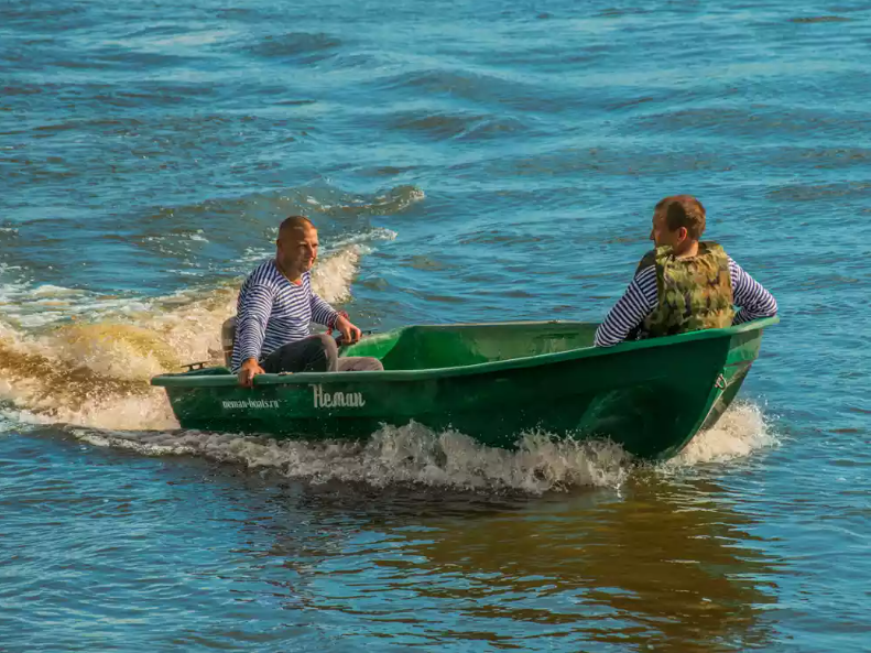 Стеклопластиковая лодка Neman-340 (тримаран) в Сыктывкаре