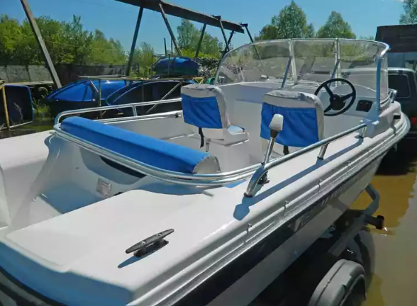 Стеклопластиковый катер Wyatboat-430 M (тримаран) в Сыктывкаре