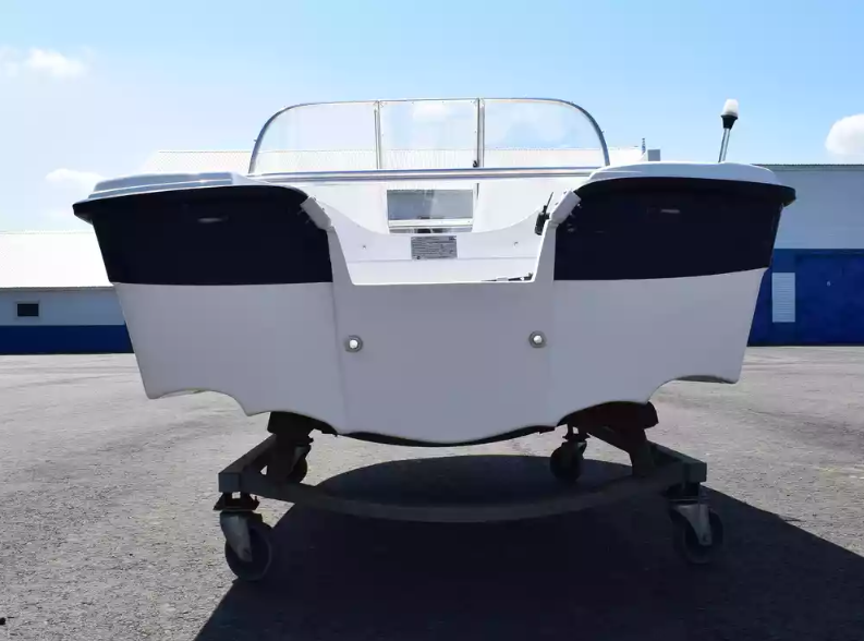 Стеклопластиковый катер Wyatboat-430 DC (тримаран) в Сыктывкаре