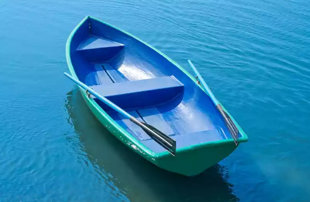 Стеклопластиковая лодка Дельфин в Сыктывкаре