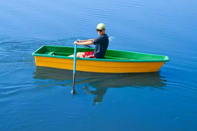 Стеклопластиковая лодка Малютка в Сыктывкаре