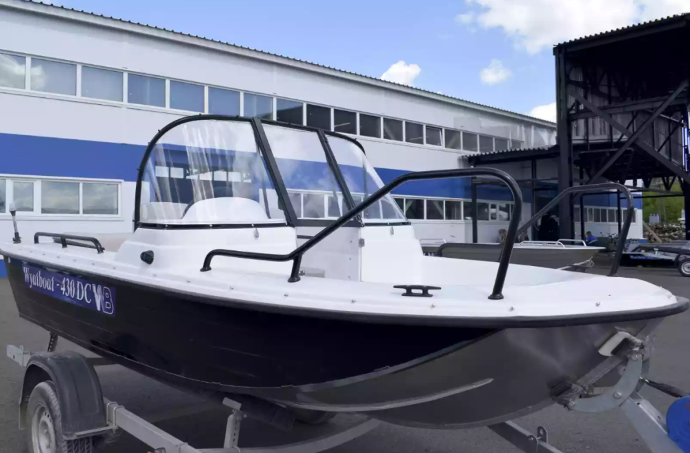 Комбинированный катер Wyatboat-430 DC в Сыктывкаре
