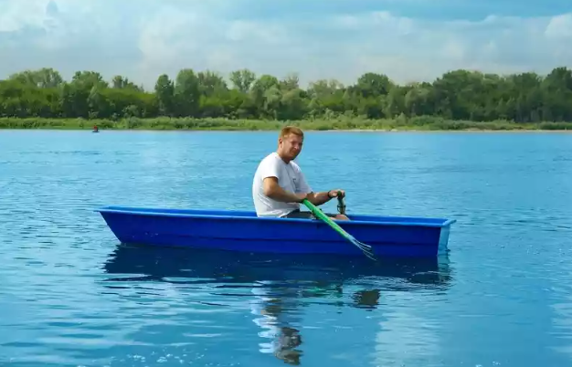 Стеклопластиковая лодка Малютка в Сыктывкаре