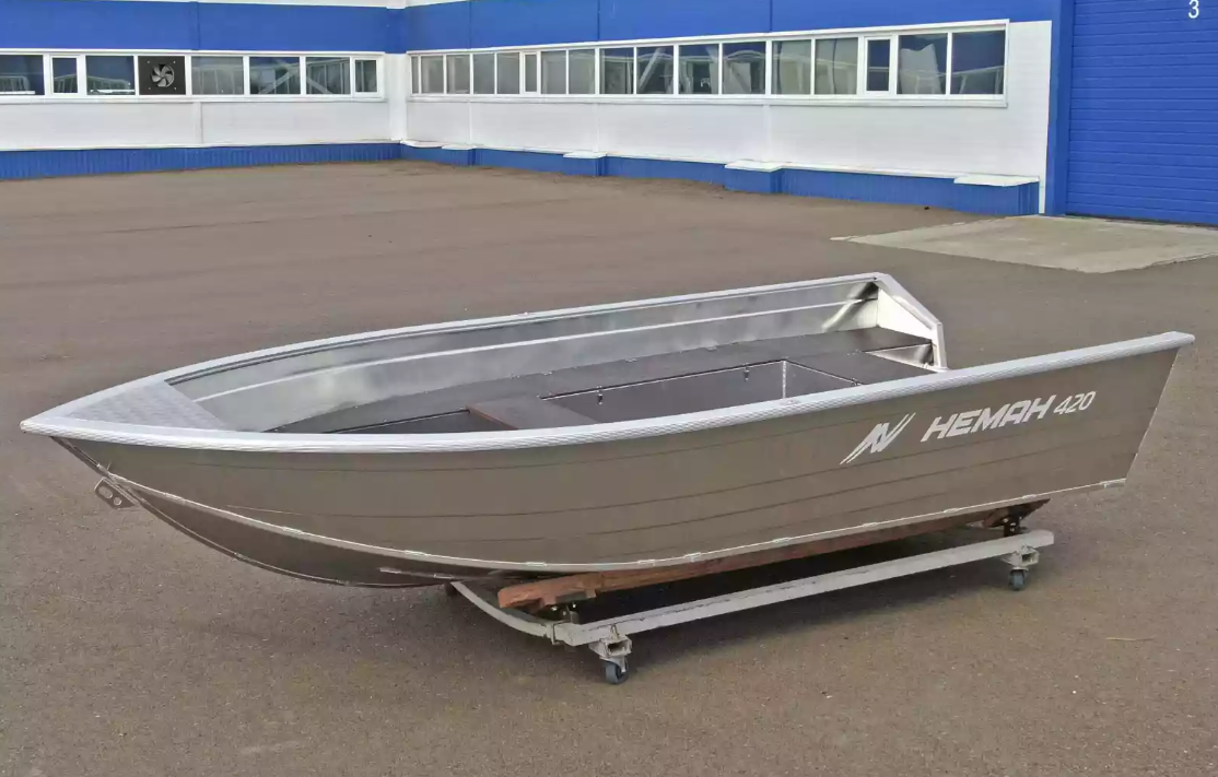 Алюминиевая лодка  Неман-420 в Сыктывкаре