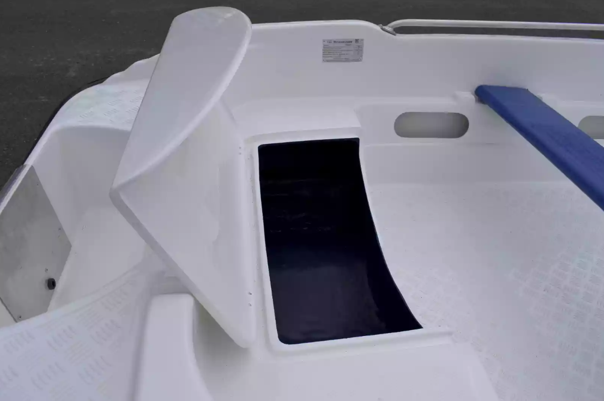 Стеклопластиковая лодка Пингвин New (тримаран) в Сыктывкаре