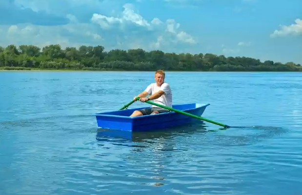 Стеклопластиковая лодка Малютка в Сыктывкаре