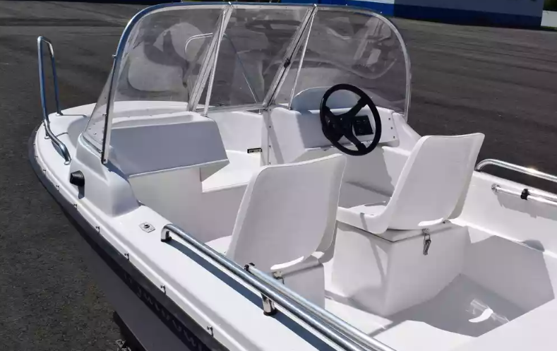 Стеклопластиковый катер Wyatboat-430 DC (тримаран) в Сыктывкаре