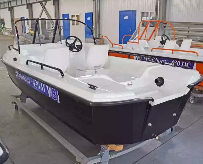 Комбинированный катер Wyatboat-430 M в Сыктывкаре