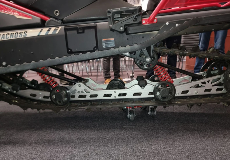 Снегоход AODES Siberiacross 1000 SWT 600mm LCD 6.8 в Сыктывкаре