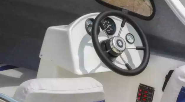 Стеклопластиковый катер Wyatboat-3 П (полурубка) в Сыктывкаре