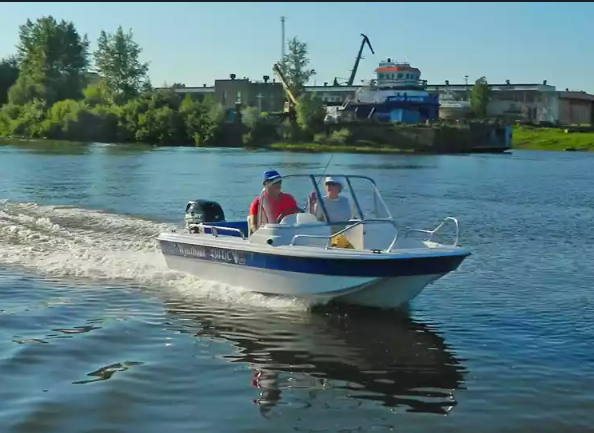 Стеклопластиковый катер Wyatboat-430 DC (тримаран) в Сыктывкаре