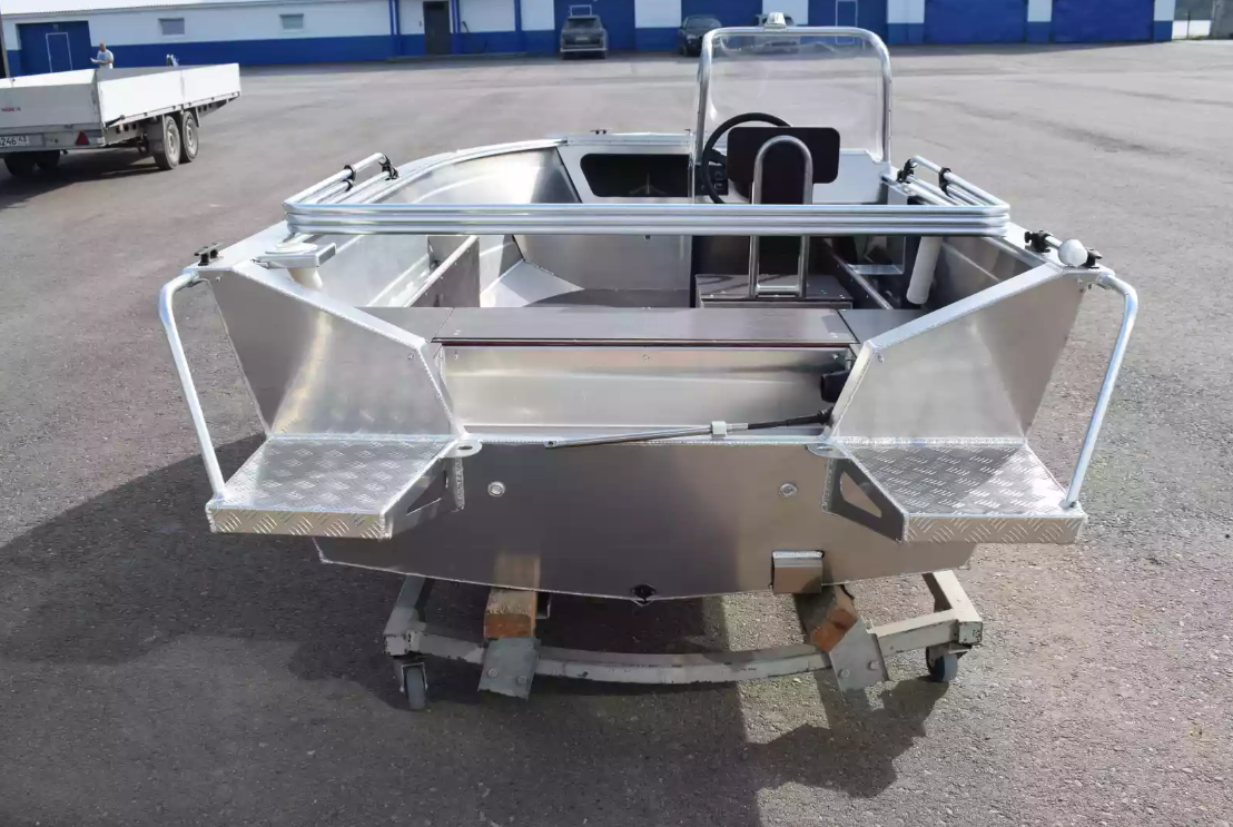 Алюминиевая лодка Неман-400 С в Сыктывкаре