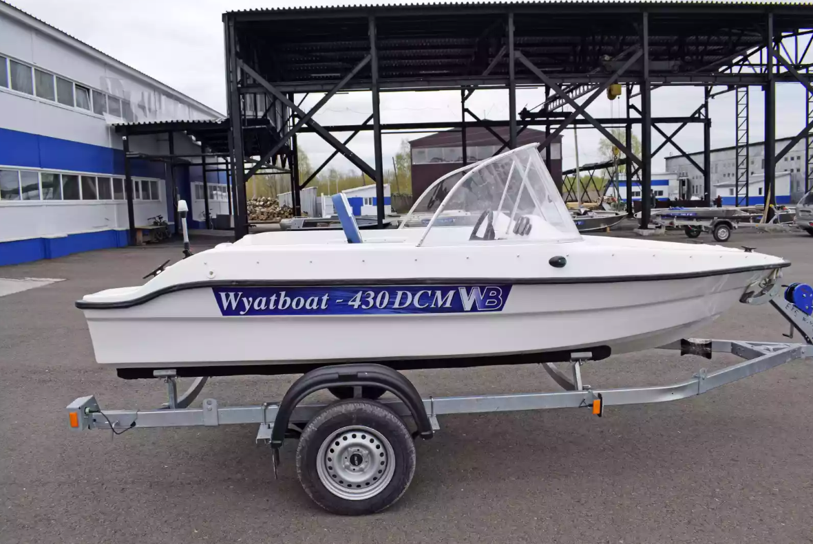 Стеклопластиковый катер Wyatboat-430DCМ (килевая) в Сыктывкаре