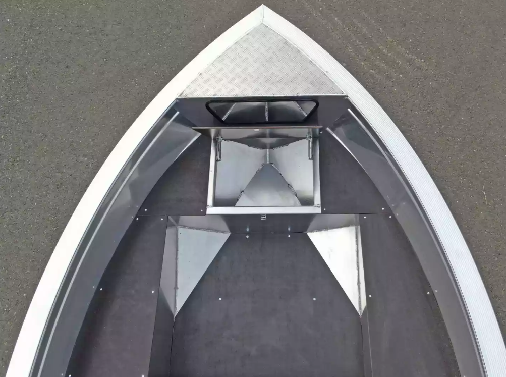 Алюминиевая лодка  Неман-420 в Сыктывкаре