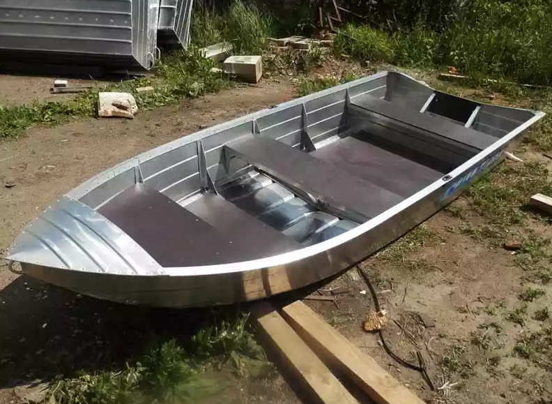 Алюминиевая лодка Вятка-Профи 37 в Сыктывкаре