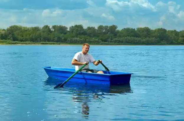 Стеклопластиковая лодка Малютка в Сыктывкаре