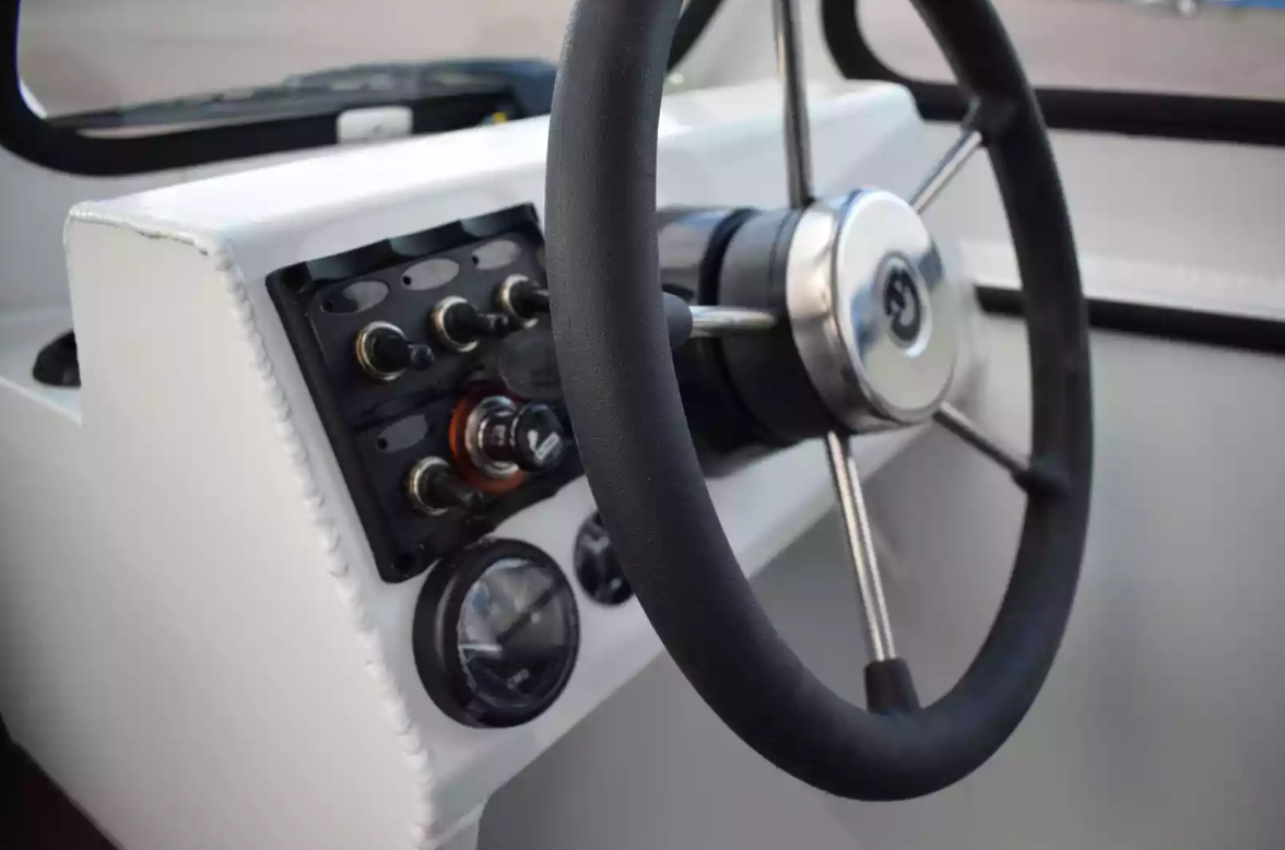 Алюминиевый катер Неман-500 (закрытая рубка) в Сыктывкаре