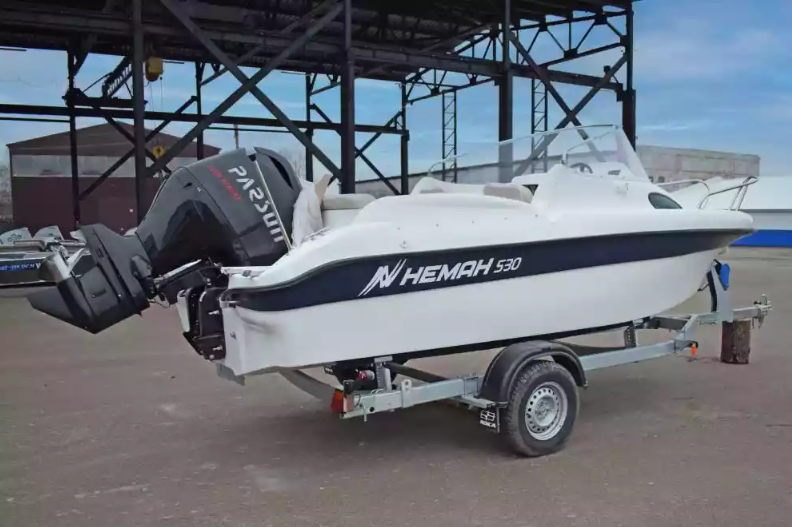 Стеклопластиковый катер Neman-530 с каютой в Сыктывкаре