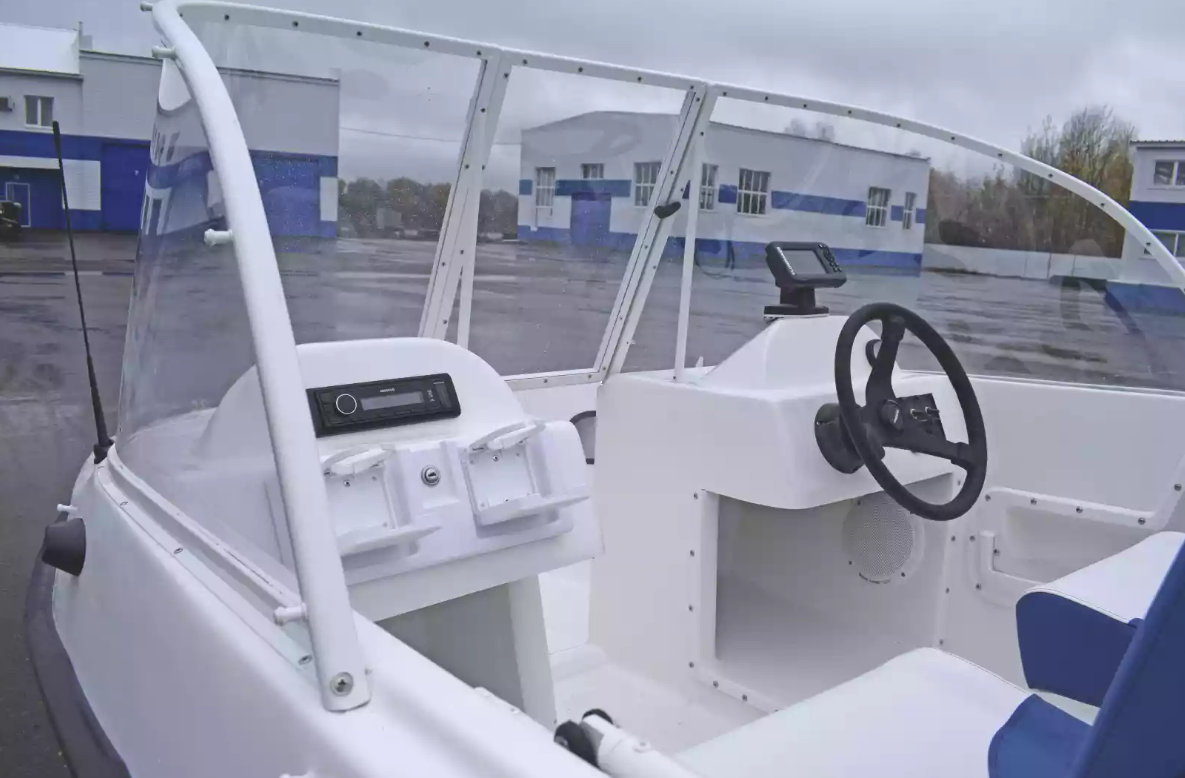 Стеклопластиковый катер Wyatboat-430DCМ (килевая) в Сыктывкаре