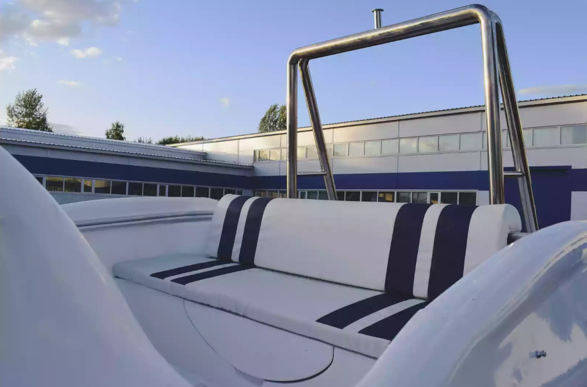 Комбинированный катер Neman-530 с каютой в Сыктывкаре