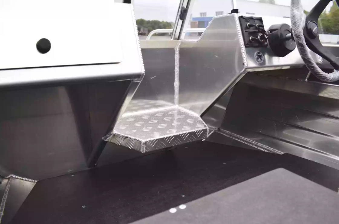 Алюминиевая лодка  Neman-400 PRO в Сыктывкаре