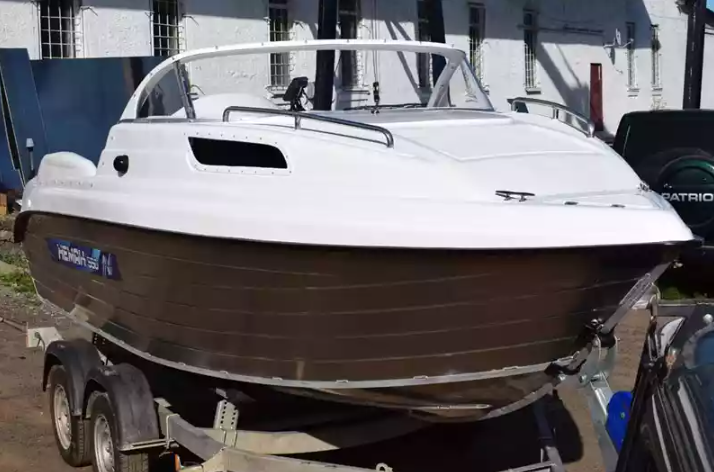 Комбинированный катер Neman-550 с каютой в Сыктывкаре