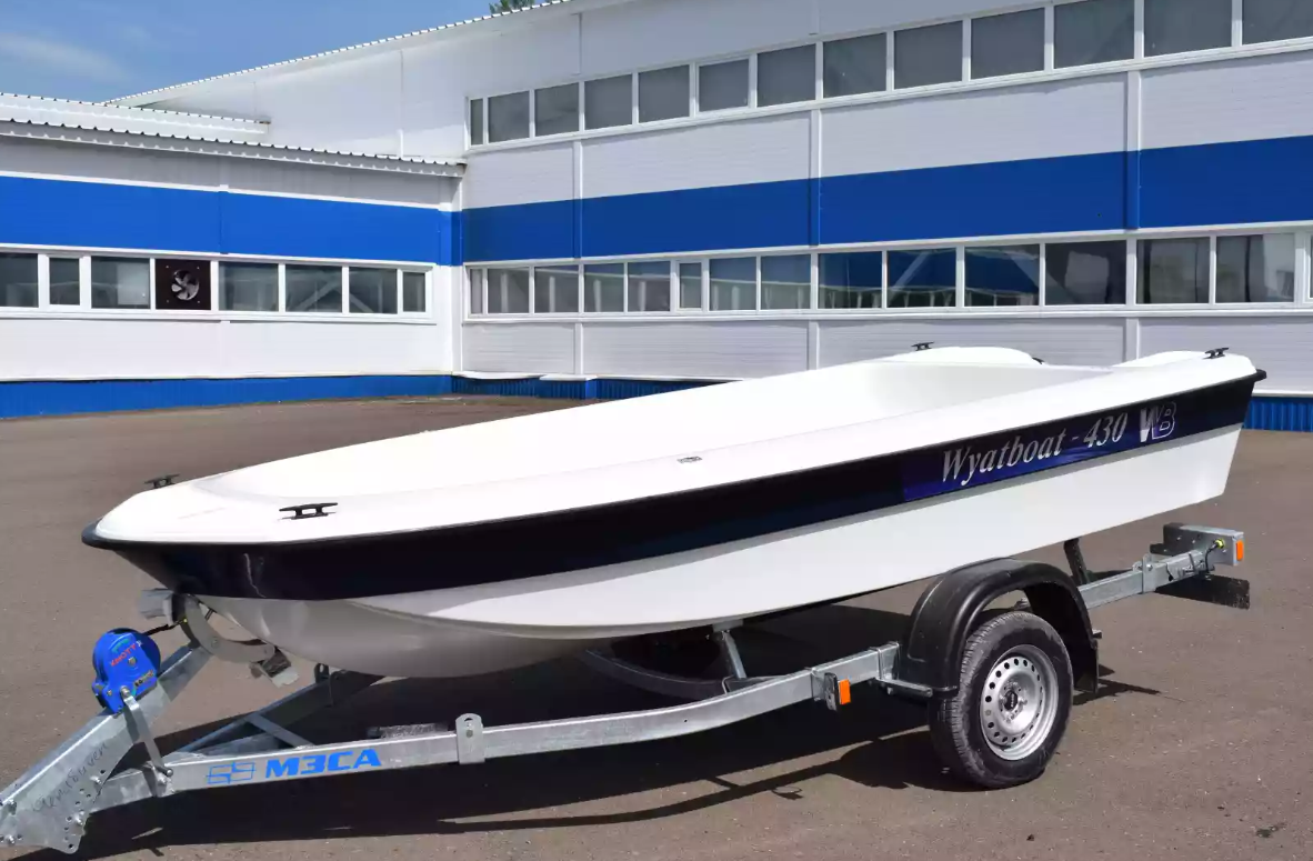 Стеклопластиковая лодка Wyatboat 430 тримаран в Сыктывкаре