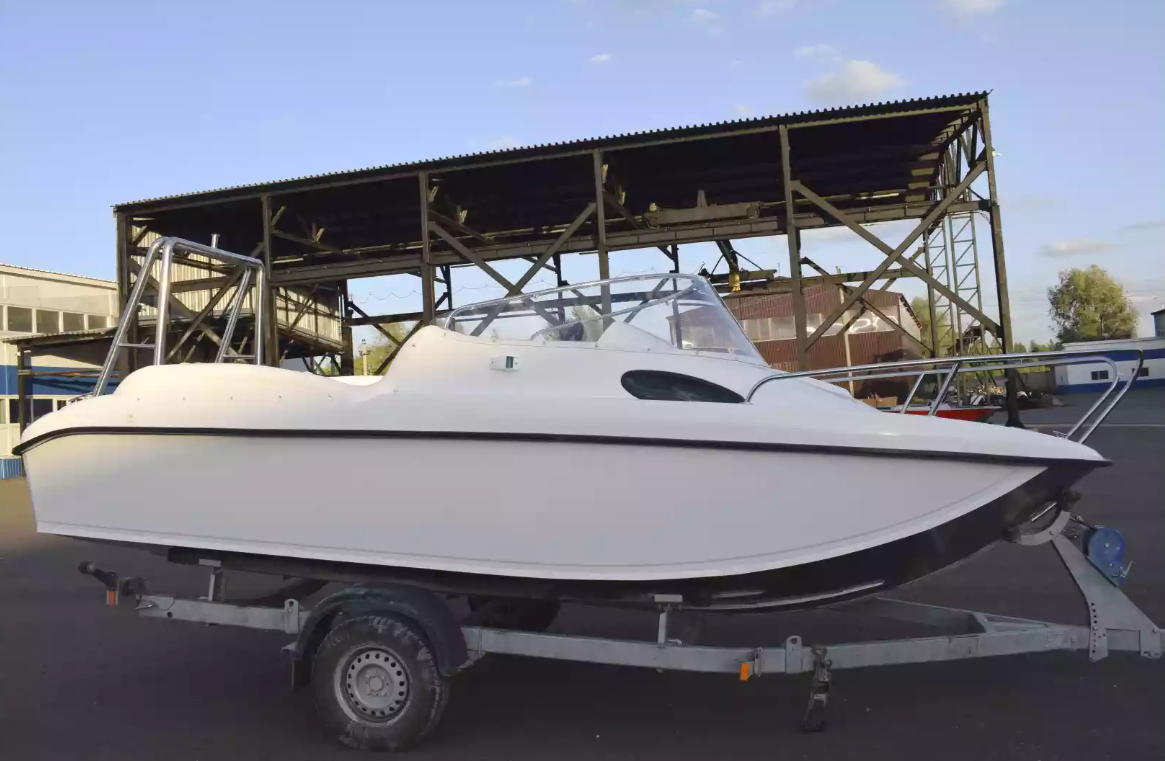 Комбинированный катер Neman-530 с каютой в Сыктывкаре