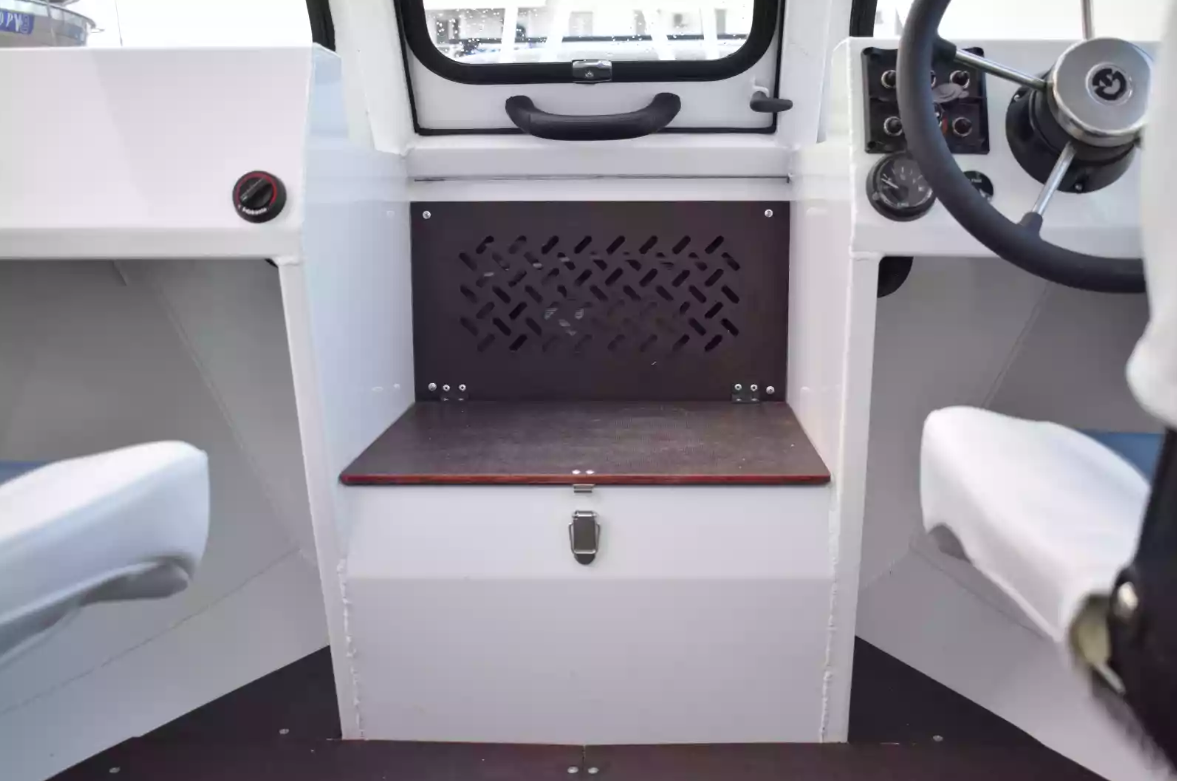 Алюминиевый катер Неман-500 (закрытая рубка) в Сыктывкаре