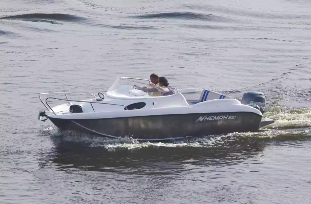 Комбинированный катер Neman-530 с каютой в Сыктывкаре