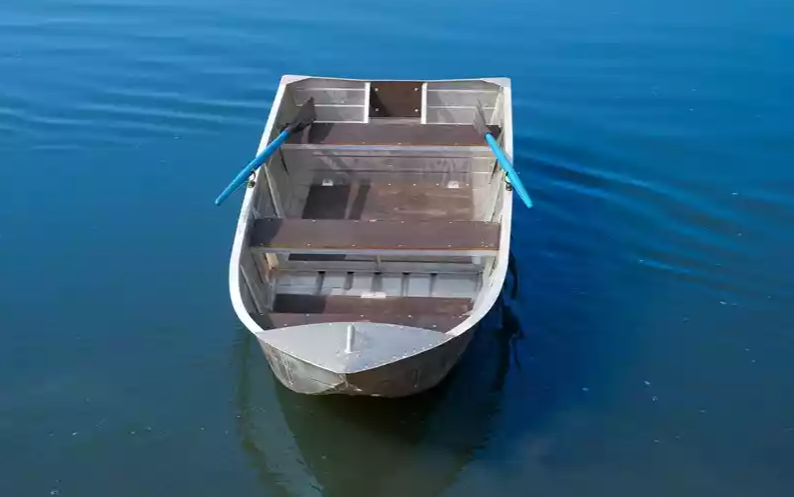 Алюминиевая лодка Вятка-Профи 37 в Сыктывкаре