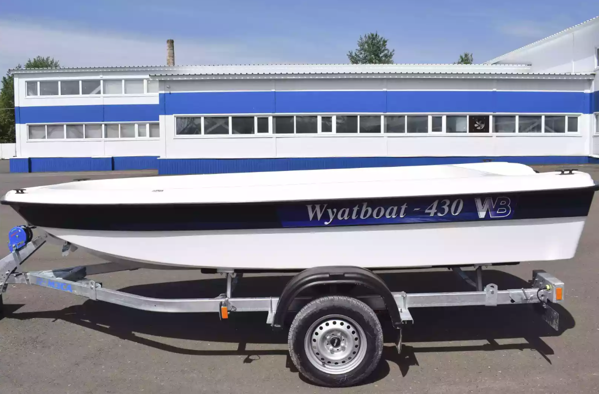 Стеклопластиковая лодка Wyatboat 430 тримаран в Сыктывкаре