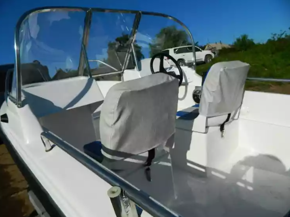 Стеклопластиковый катер Wyatboat-430 DC (тримаран) в Сыктывкаре