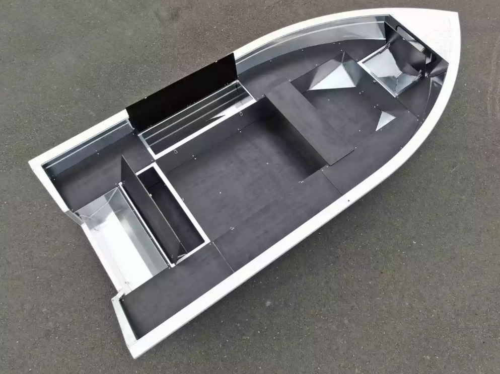 Алюминиевая лодка  Неман-420 в Сыктывкаре