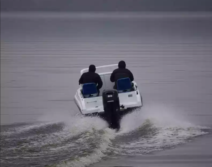 Комбинированный катер Neman-500 с каютой в Сыктывкаре