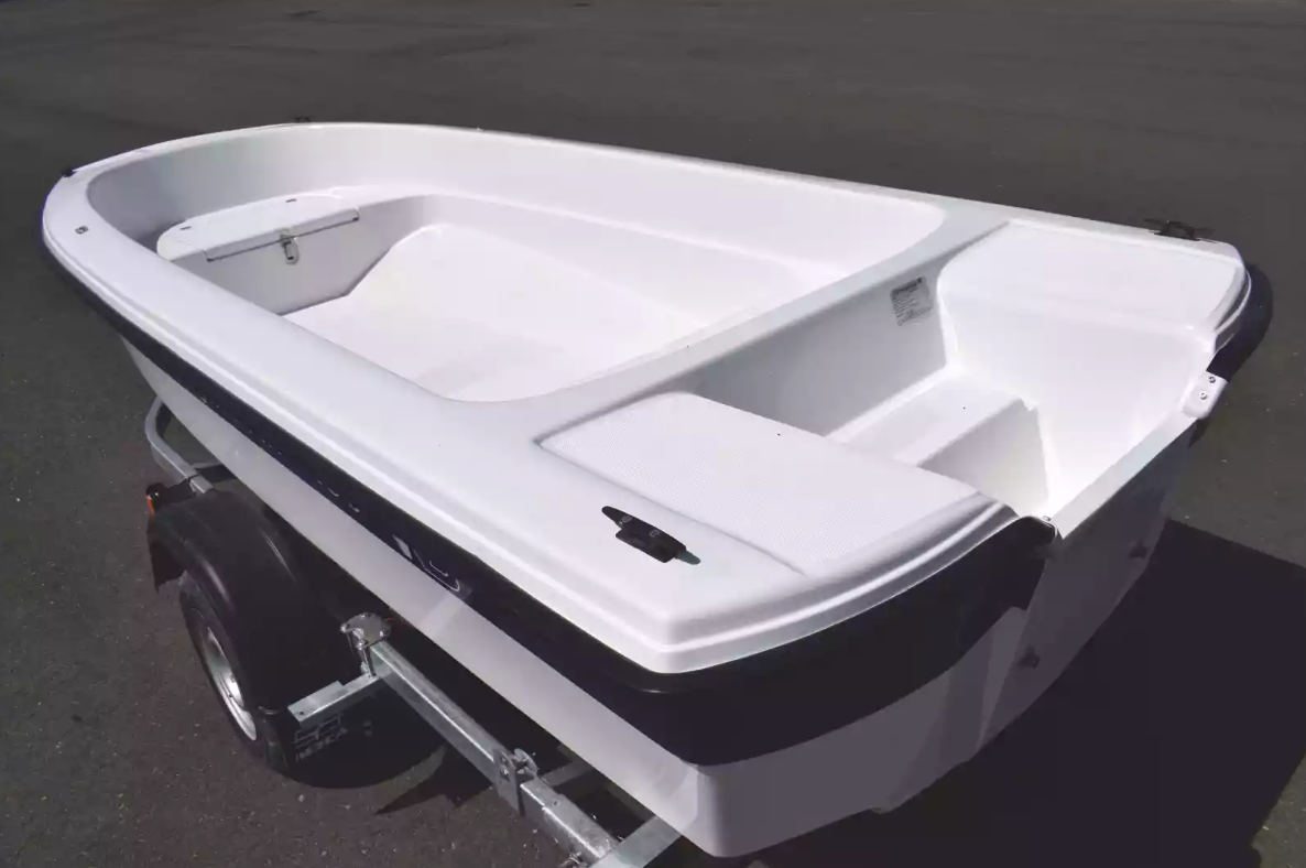 Стеклопластиковая лодка Wyatboat 430 тримаран в Сыктывкаре