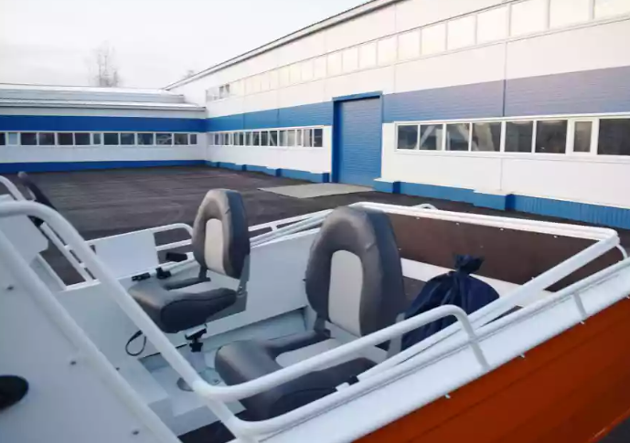 Алюминиевый катер Неман-500 (каютный) в Сыктывкаре