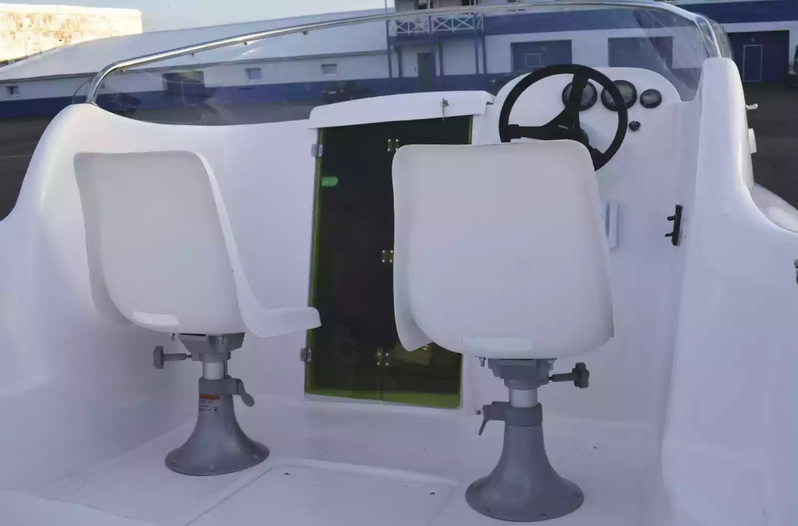 Комбинированный катер Neman-530 с каютой в Сыктывкаре