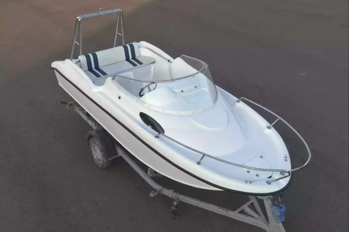 Комбинированный катер Neman-530 с каютой в Сыктывкаре