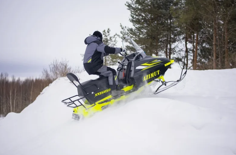 Миниснегоход Бурлак Азимут 24 л.с. , эл.запуск, реверс, тормоз гидравл, капот черный в Сыктывкаре